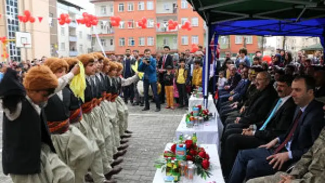 Bingöl'de Sağlıklı Nefes İçin Fidan Diktiler
