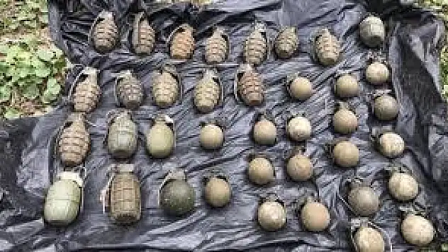 Toprağa gömülü bidon içerisinde 38 el bombası bulundu