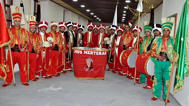Öğretmen, esnaf ve öğrencilerden oluşan Mehter takımı kuruldu
