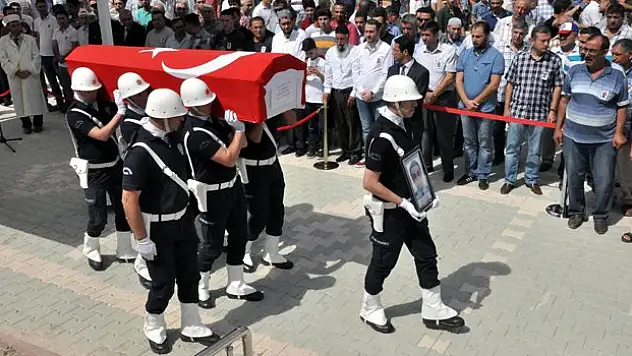 Konya'da Kalp Krizi Geçiren Polis memleketi Elazığ'da Toprağa Verildi