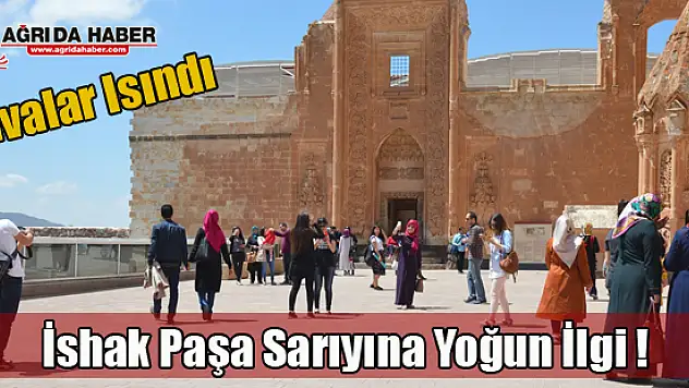 Ağrı'da Havaların Isınmasıyla İshak Paşa Sarıyı Yoğunlaştı