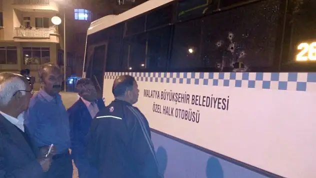 Malatya'da Özel Halk Otobüsüne Pompalı Tüfekle Ateş Açıldı