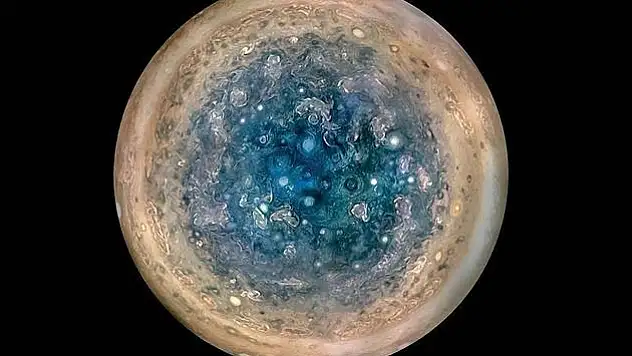 Jüpiter keşif uydusu Juno, gezegende dev kasırgalar yakaladı