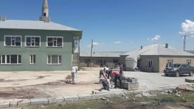 Çaldıran Belediyesi Cami Ve Taziye Evlerine Sahip Çıktı