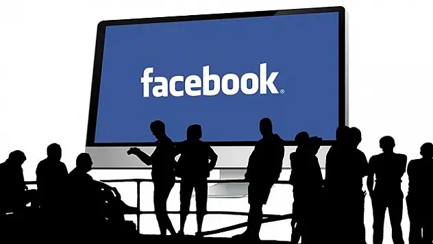 Facebook'ta Kameranız Sizi Gizliden İzliye Bilir !