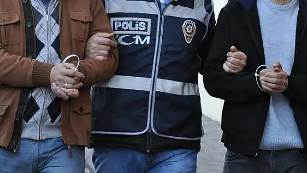 Eski Polis Memuruna Örgüt Üyeliğinden 6 Yıl Hapis Cezası