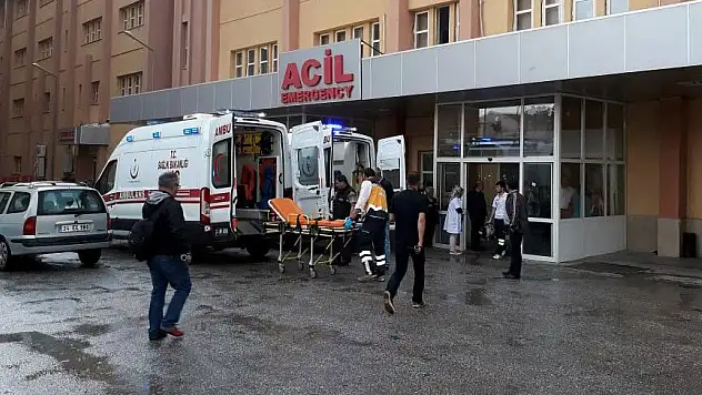 Tarlada Çalışanların Üzerine Yıldırım Düştü !