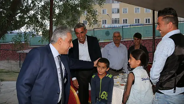 Hakkari'deki Mehmetçikten Şehit Ve Gazi Ailelerine İftar Yemeği