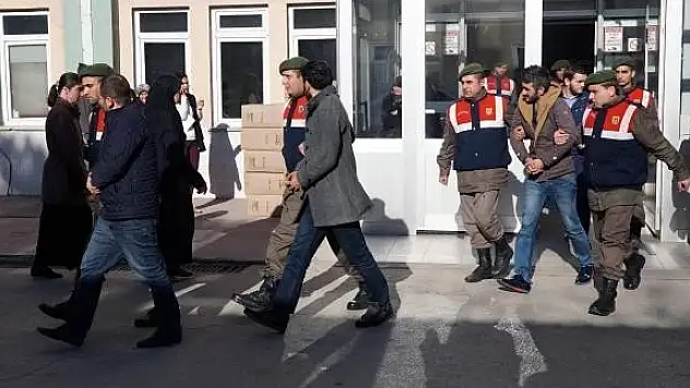 Van'da 12 Kaçak Yakalandı