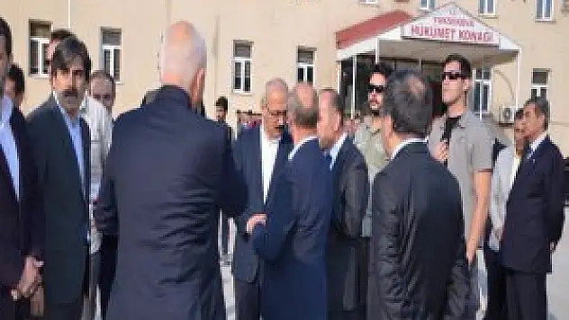 Kalkınma Bakanı Elvan, Yüksekova'da