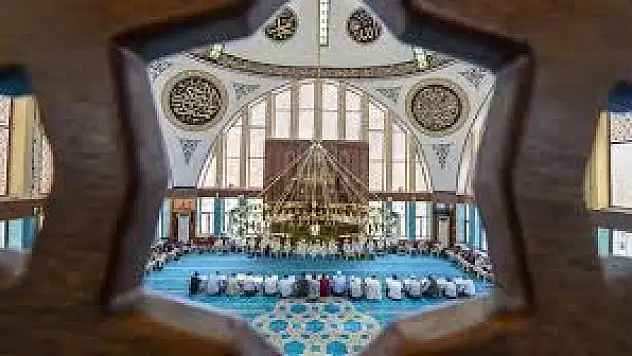 Üç Mimariyi Buluşturan Cami
