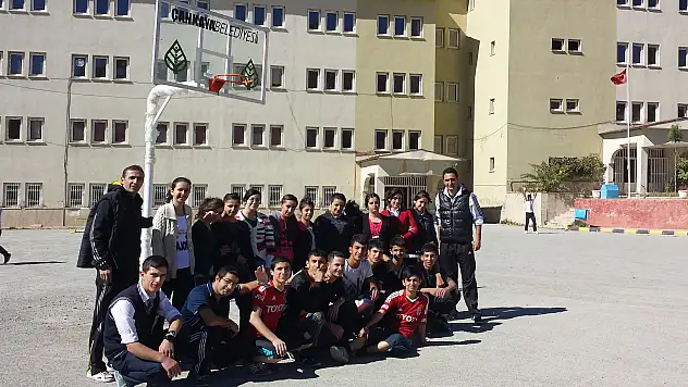 Hakkarili Çocuklara Bayram Hediyesi