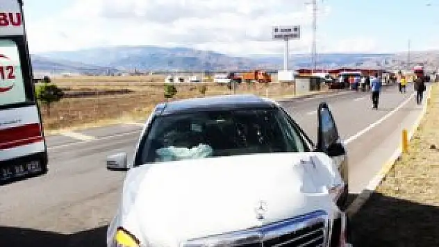 Refahiye-Erzincan karayolunda Trafik Kazası: 1 Ölü, 4 Yaralı