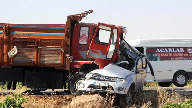 Kilis'te Askeri Araçla Kamyonun Çarpışması
