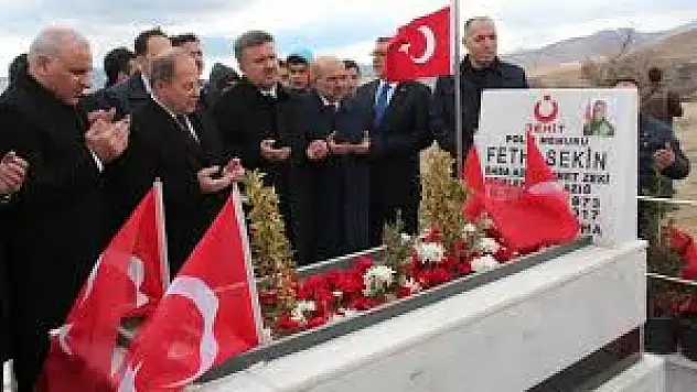 Vali Kaldırım, Şehit Sekin'in Kabrini Ziyaret Etti !