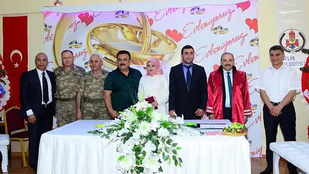 Şehit Oğlunun Nikahını Vali Ustaoğlu Kıydı !