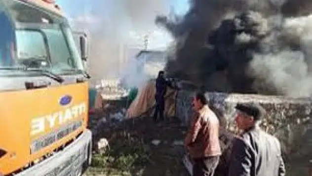 Kars'ta Korkutan Ev Yangını