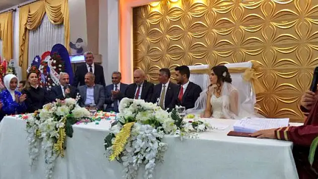 Bakan Tüfenkci Nikah Şahitliği Yaptı !