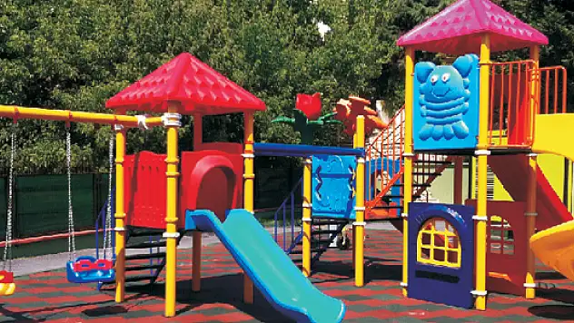 Adilcevaz'da Dinlenme Alanı İle Çocuk Parkı Yaptırılıyor