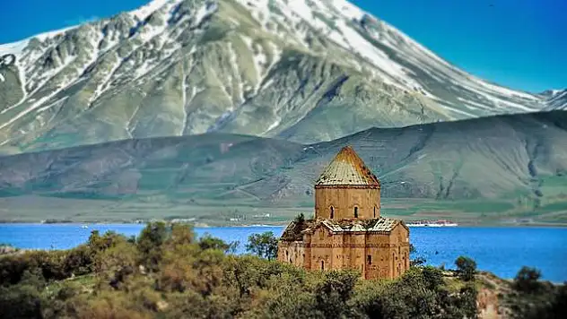 Akdamar Adası'na Ziyaretçi İlgisi