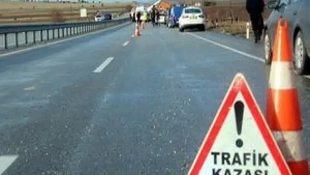 Erzincan'da 3 Ayrı Trafik Kazaları: 27 Yaralı