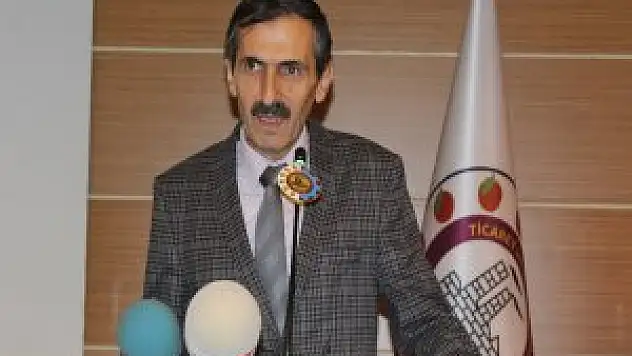 Ağaçtan Düşen Müdür Vekili Yaralandı