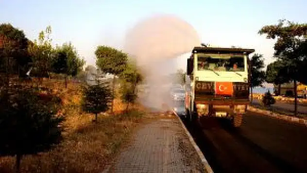 Erciş'te Toma'lardan Sulama İşlemi