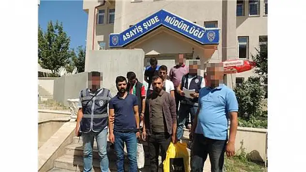 Aranan 5 Kişi Van'da Yakalandı Ve 15 Yıl Hapis İstendi