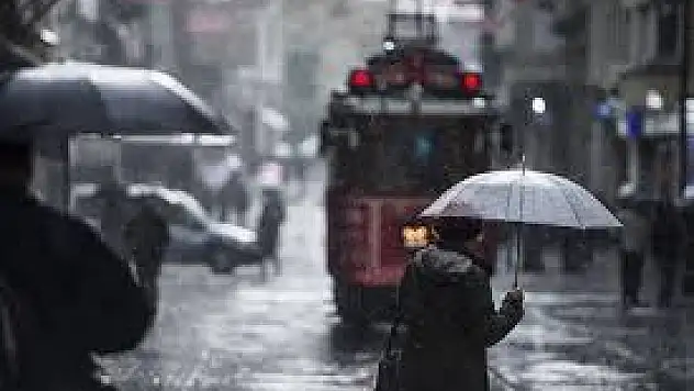 İstanbul'daki Sağanak Hayatı Olumsuz Etgiledi