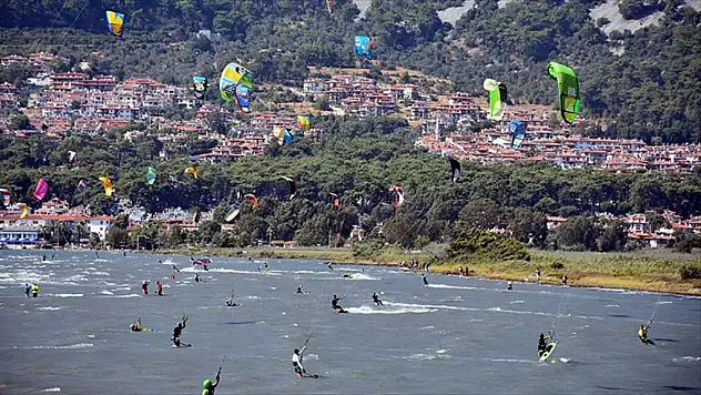 Sakin Kentin Rüzgarı Yerli Ve Yabancı Turistleri Kendine Çekiyor