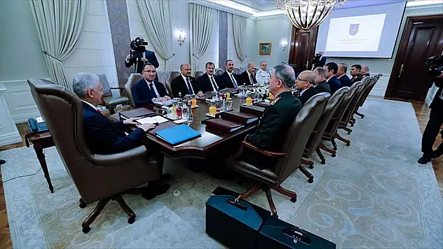 6 Genera Bir Üst Rütbeye Terfi Etti