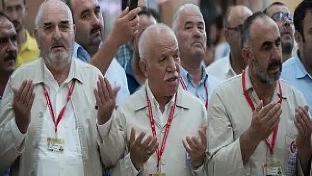 İlk Hac Kafilesi Ankara'dan Uğurlandı