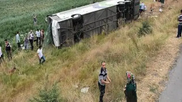 Amasya'da Yolcu Otobüsü Devrildi:6 Ölü 36 Yaralı