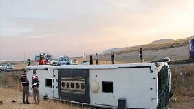 Kayseri'de Şoför Uyudu Otobüs Devrildi: 26 Yaralı