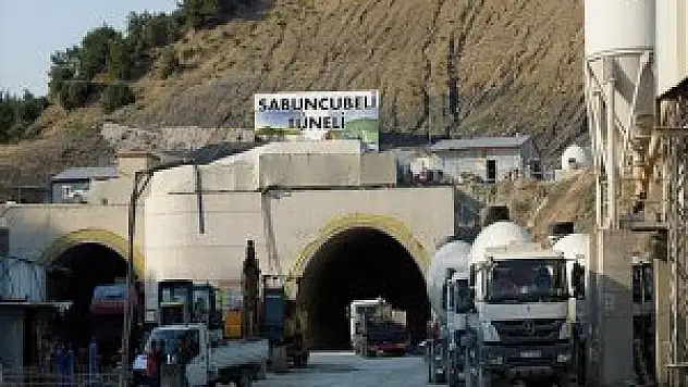 İzmir ile Manisa'yı birbirine bağlayacak Sabuncubeli Tüneli'nde son 264 Metre
