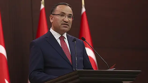 Başbakan Yardımcısı Bozdağ: Ak Parti Mkyk'sının Eski Üyesinin Beyanları Şahsını Bağlar