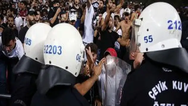 Süper Kupa Maçındaki Taraftar Olaylarını Müfettişler İnceleyecek