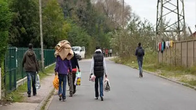 Fransa'da Göçmenlere Yardım Eden Çiftçiye 4 Ay Hapis Cezası