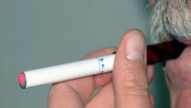 Abd'den Gençlere Yönelik Elektronik Sigara Önlemi