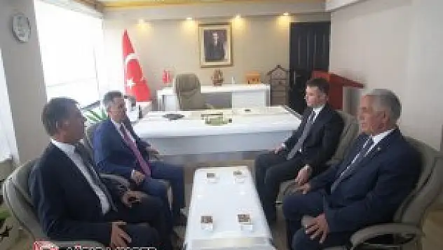 Ağrı Valisi Süleyman Elban, Hamur İlçesinde çeşitli ziyaretlerde bulundu