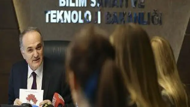 Teknoloji Bakanı Özlü Bilişim Sektörü Temsilcileriyle Buluşacak