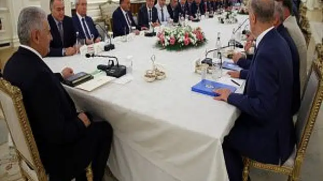 Başbakan Yıldırım Türk-iş Başkanlar Kurulunu Kabul Etti