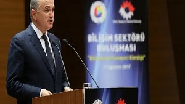 Bakan Özlü'den Yerli Otomobil Açıklaması