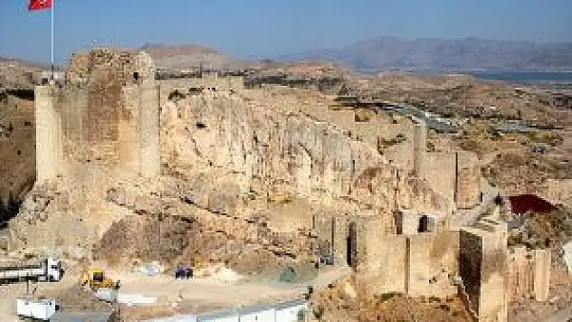 2 Bin 800 Yıllık Tarihi Surlar Ayağa Kaldırılıyor