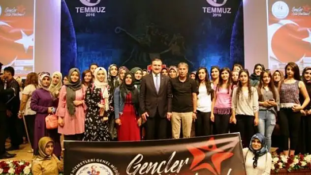Ağrı'lı Gençler  'Gençler Asla Unutmaz' sloganıyla Ankara'ya gidiyor