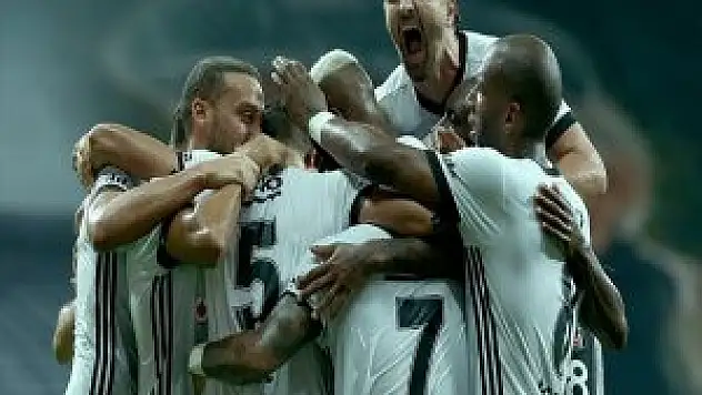 2017-2018 sezonunun ilk maçında Beşiktaş, Antalyaspor'u 2-0 Yendi