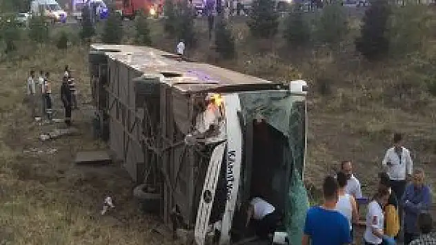 Ankara'da Yolcu Otobüsü Şarampole Devrildi 4 Ölü 18 Yaralı