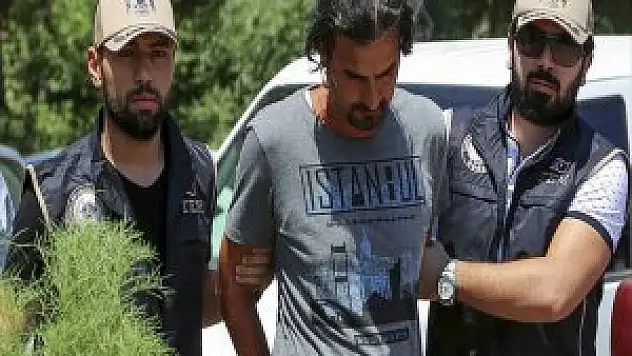 Darbeci Karacan, Telsizden Adeta Katliam Emri Vermiş
