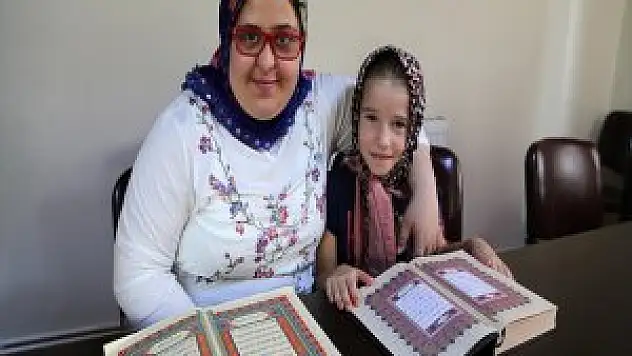 Down Sendromlu Fatma Nur'un Kur'an-ı Kerim'i Okuma Sevinci