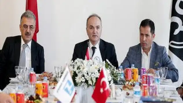 Bakan Özlü: Petrokimya Ürünlerinde Yaklaşık 11 Milyar Dolar İthalat Yapıyoruz
